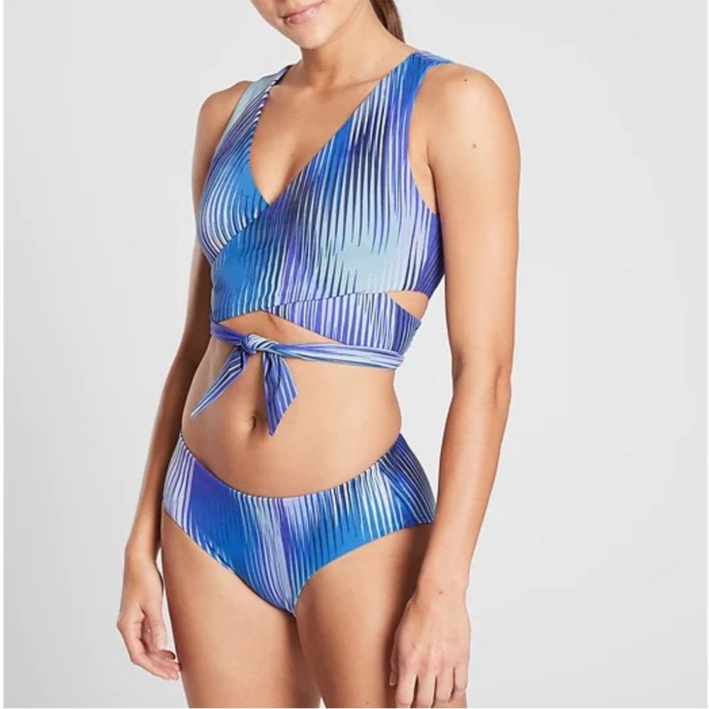 EUC Athleta Ibiza Convertible Wrap Bikini top, S